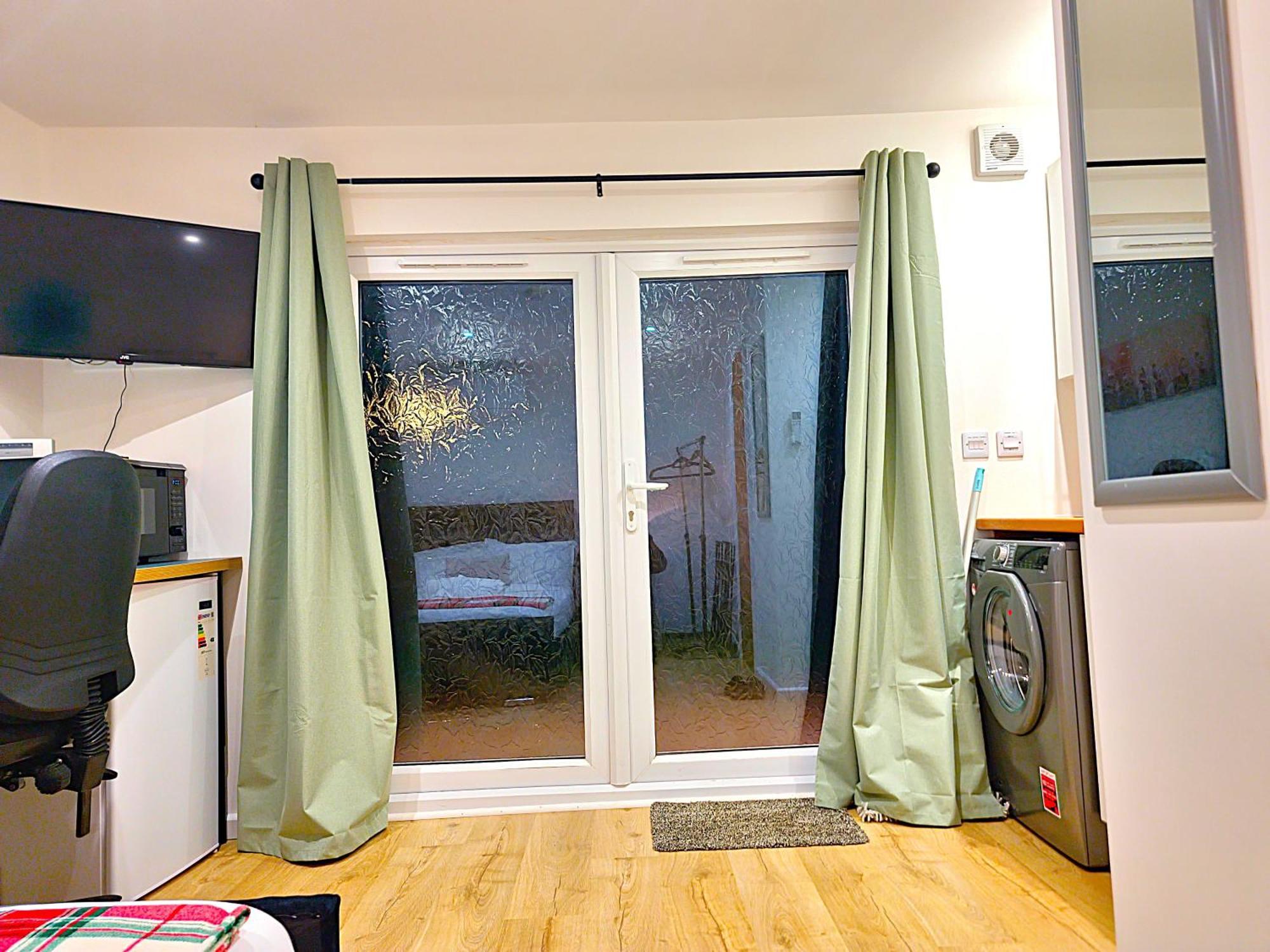 Open Plan Studio With Garden Milton  외부 사진